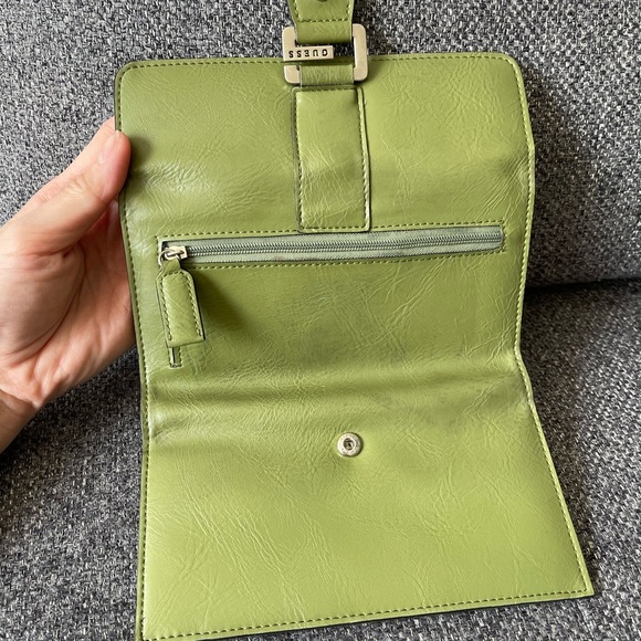 GUESS Green Women's Wallet - Picture 9 of 11